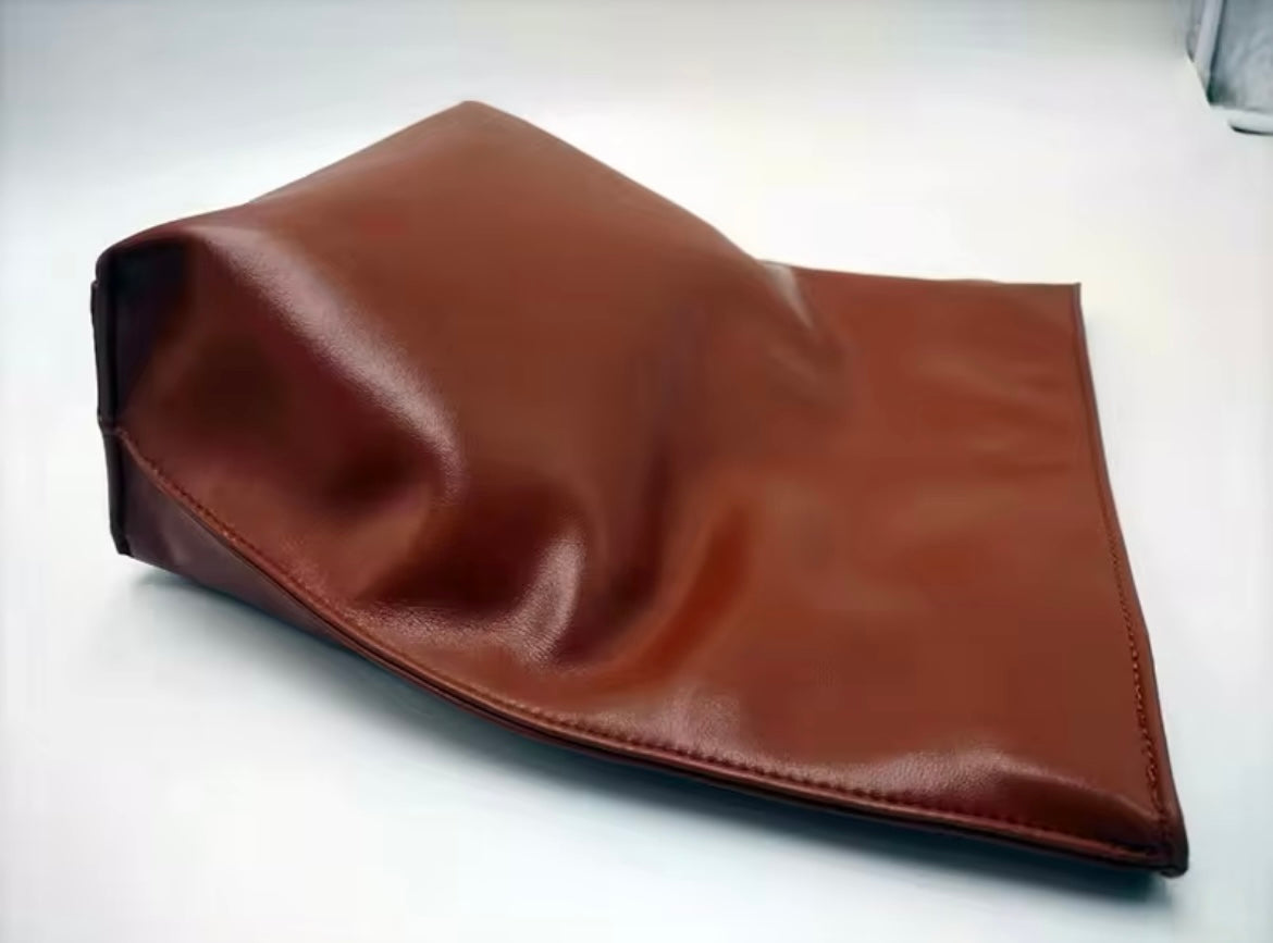 Riley Folded Leather Pouch